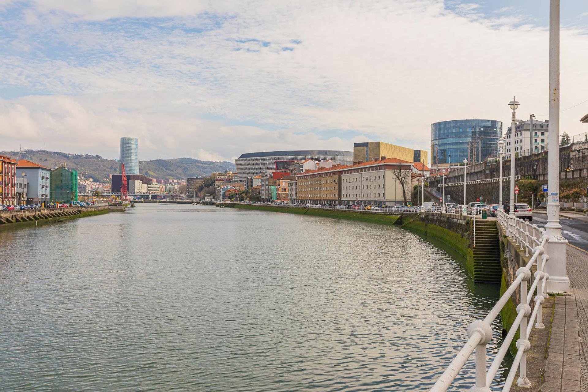 Akomodat En Apartamento Luminoso Junto Al Paseo De La Ria Bilbao Ngoại thất bức ảnh